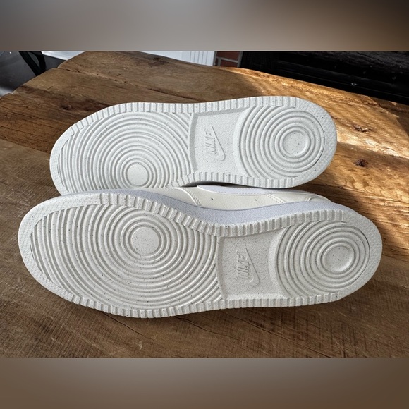 NEW IN BOX Women’s Nike Court Vision Lo NN low ~ white/pale-ivory-black ~ 10 - Picture 3 of 12